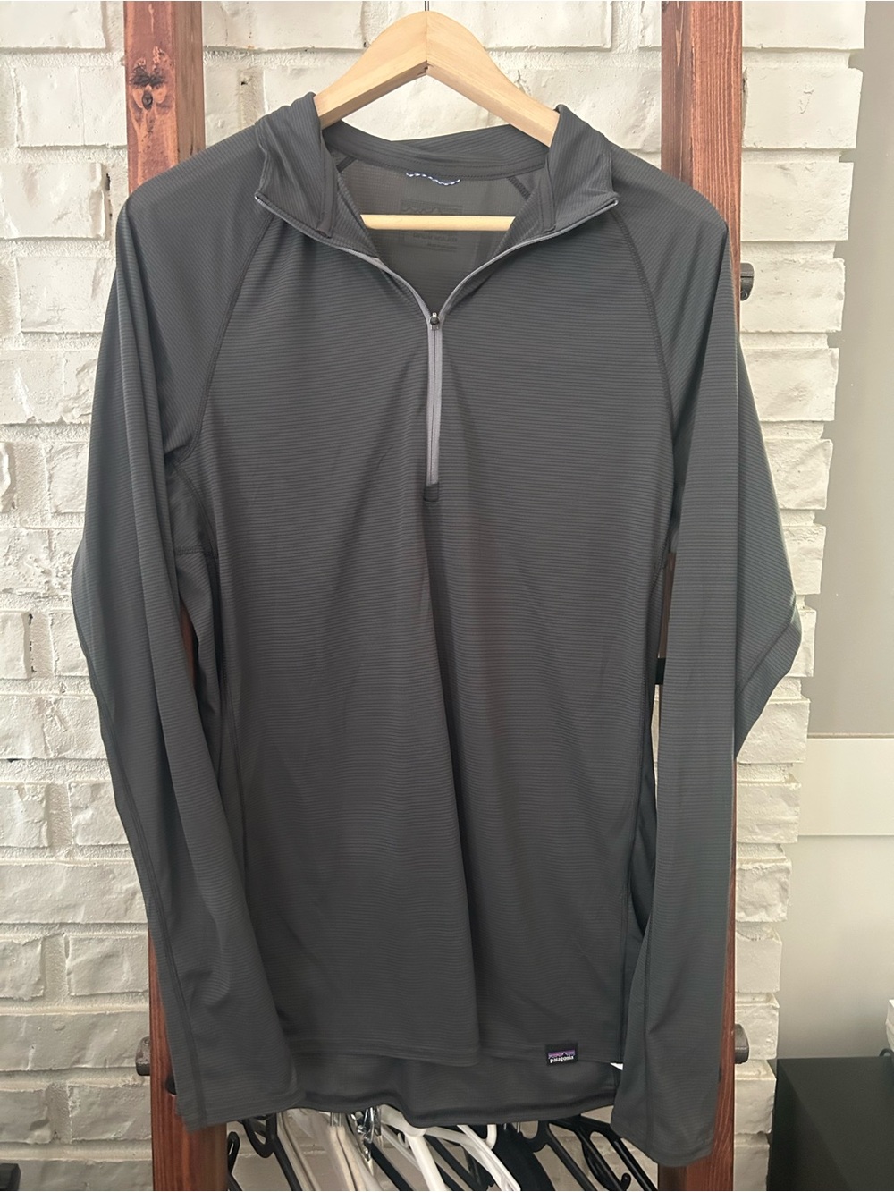 Patagonia Capilene Lightweight Baselayer Shirt Size M